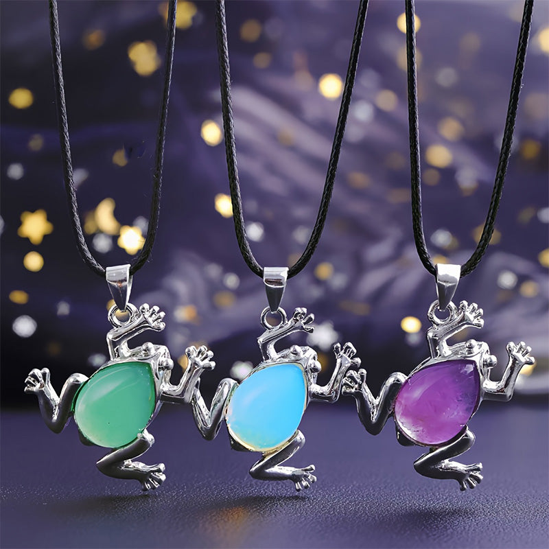 Gaia - Collier méditation en cristaux naturels au design grenouille