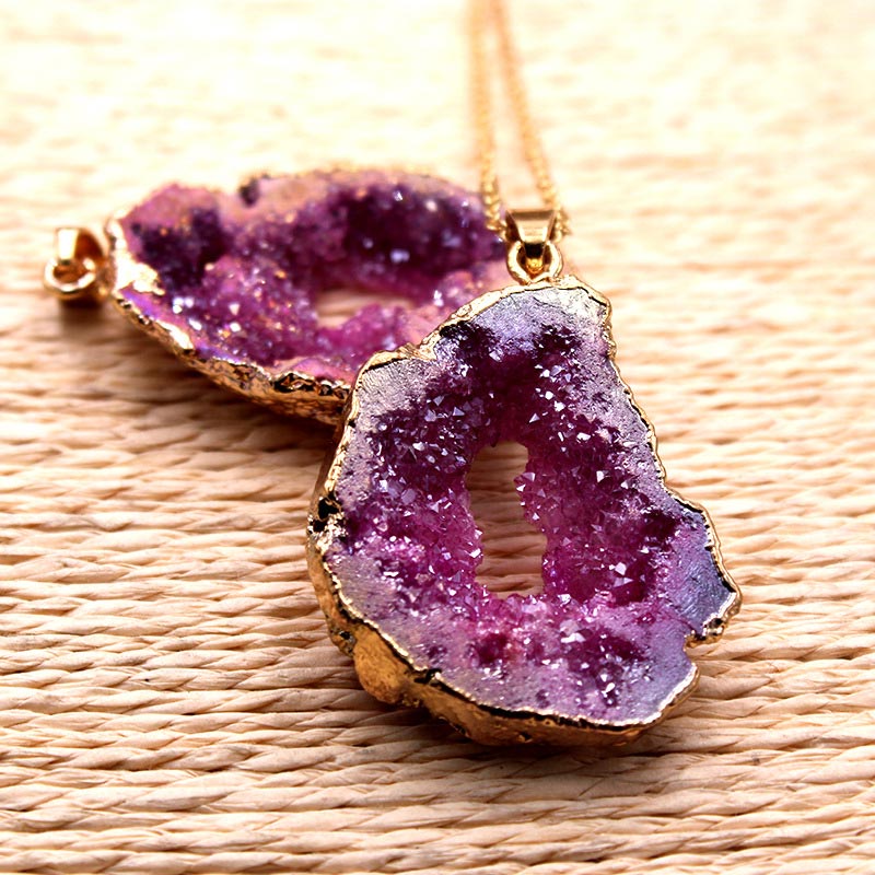Gaia - Pendentif géode en cristaux naturels