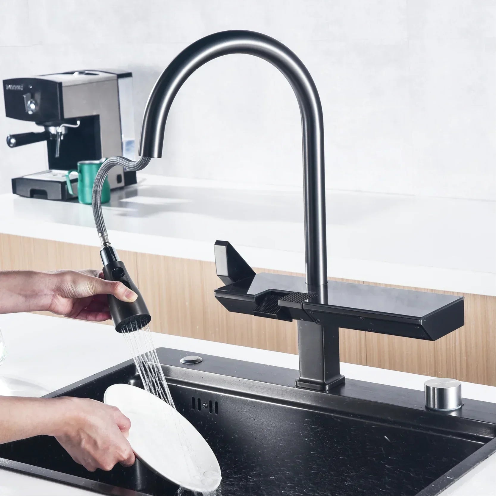 GleamFlow - Robinet de Cuisine Numérique en Chrome